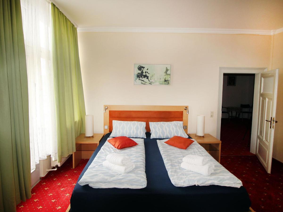 Hotel Neustaedter Hof Titisee-Neustadt Exterior photo